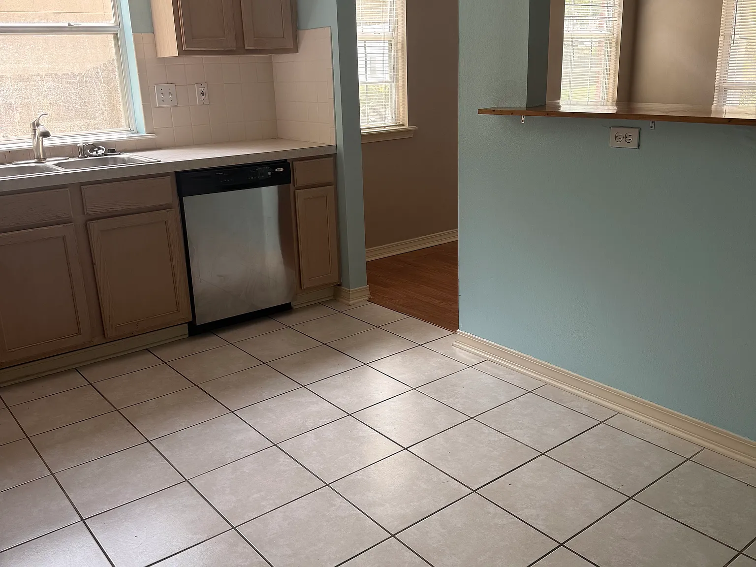 3 bed, 1760 sqft, $1,900 — Photo 4