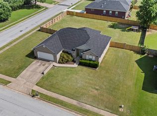 4359 W New Bridge Rd, Fayetteville, AR 72704