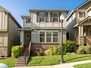 9260 SW Chopin Ln, Portland, OR 97225