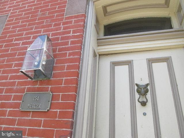 2nd image of 154 Mercer St