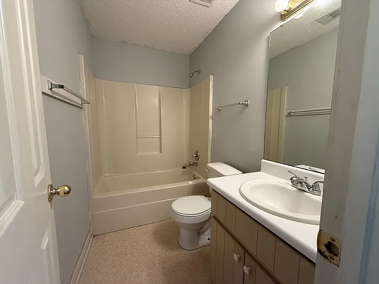 130 Village Ln #A — Photo 3