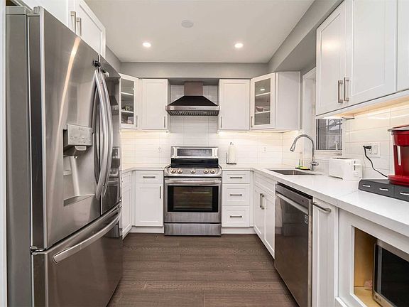 3rd image of 50 Perfitt Cres