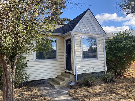 2nd image of 11511 SE Harold St