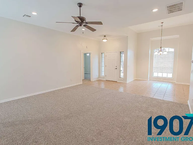 1540 N Santa Fe Ave — Photo 7