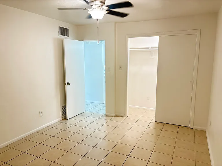 618 E Clarendon Ave #A — Photo 12