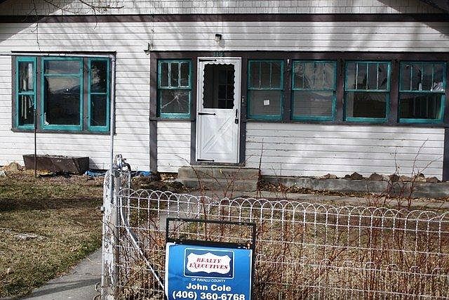 2nd image of 113 W Main St