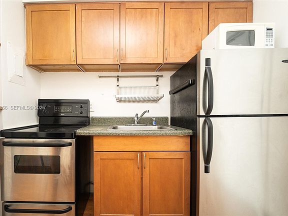 5th image of 1750 James Ave APT 4J
