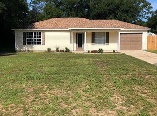 6104 Willow Ln N, Crestview, FL 32539