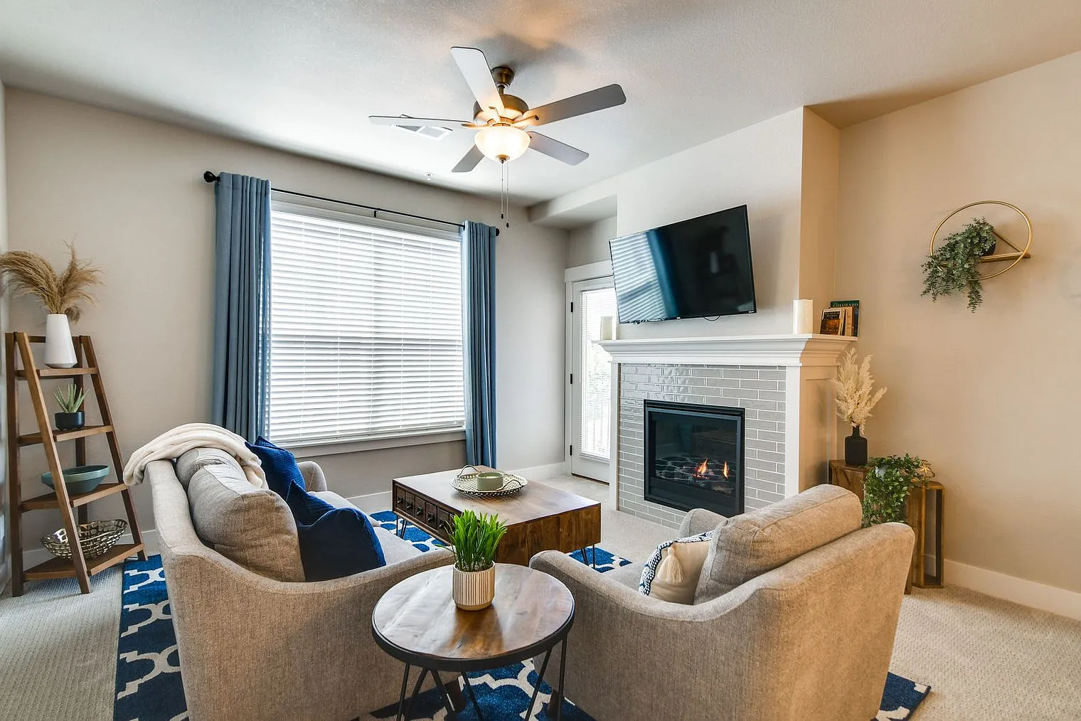 2 bed, 2.0 bath, 1097 sqft, $3,183 — Photo 1