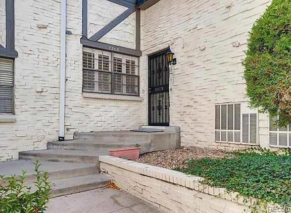 2nd image of 3556 S Ivanhoe St #3556