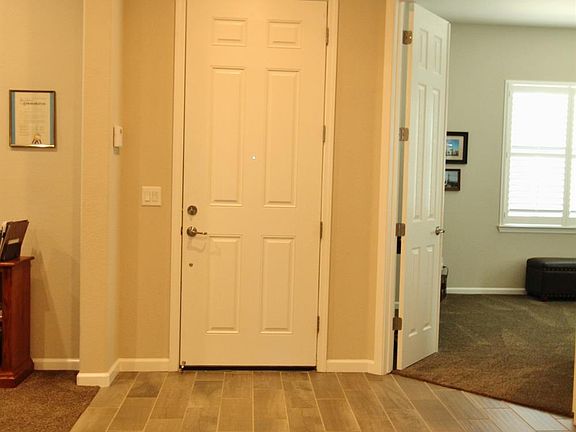 3rd image of 1679 Chestnut Grove Dr