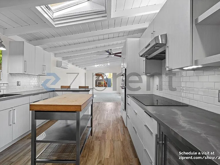 757 Tofflemire Dr — Photo 17
