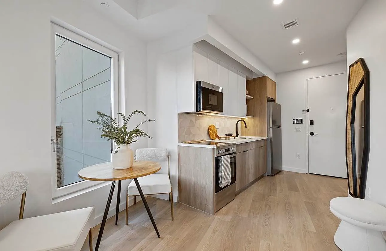 1615 Cedar Street — Photo 3