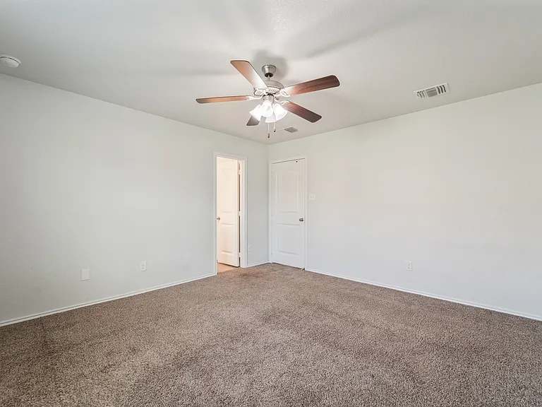 724 Liberty Valley Dr — Photo 8