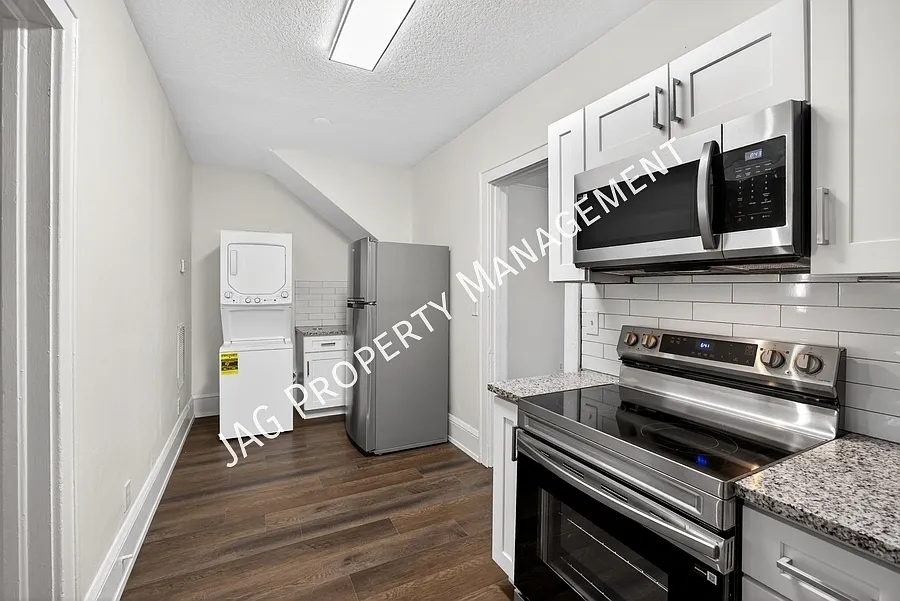 Building Photo - 2512 Park St #1