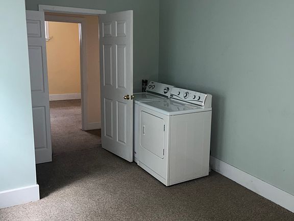 5th image of 805 E Washington Ave #1