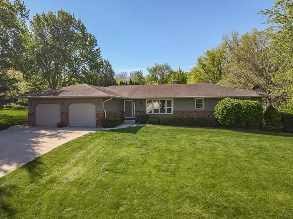 9305 Regal Ct, Bloomington, IL 61705