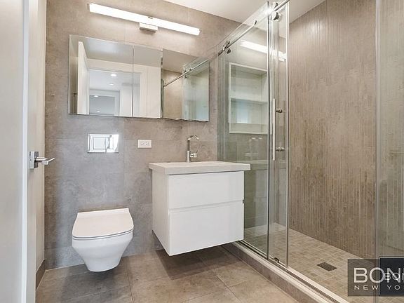 4th image of 1107 Welling Ct #4C
