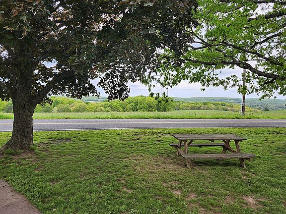 3rd image of 6553 Chaneysville Rd