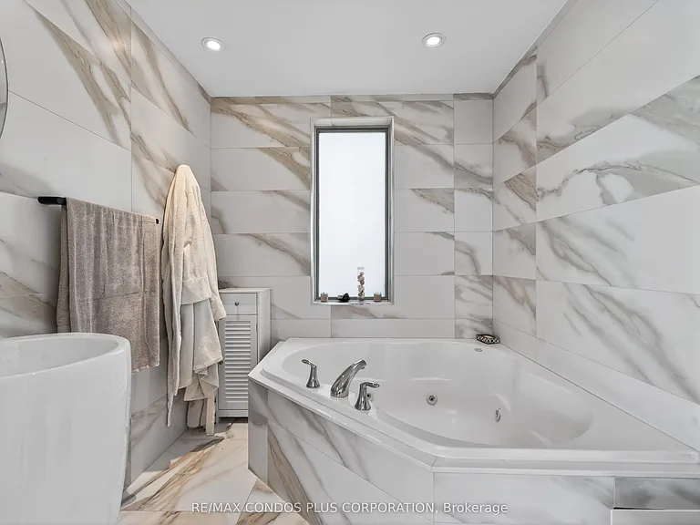 5 Marine Parade Dr #Townhouse 125 — Photo 29