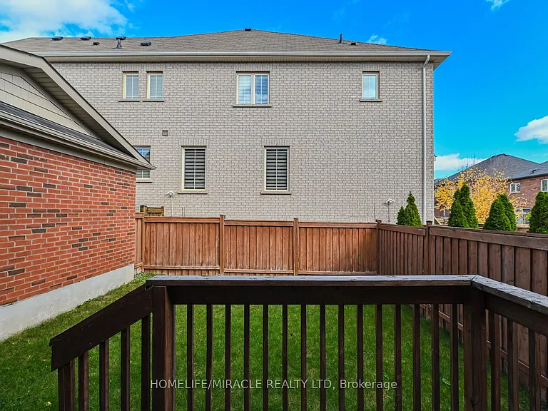 105 Sky Harbour Dr — Photo 17