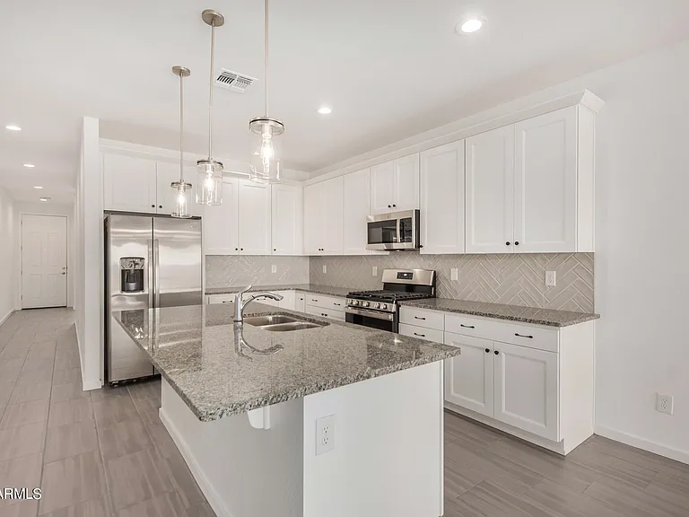 2503 S 180th Dr — Photo 5