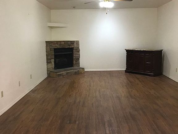 4th image of 915 N Main St #913MAIN