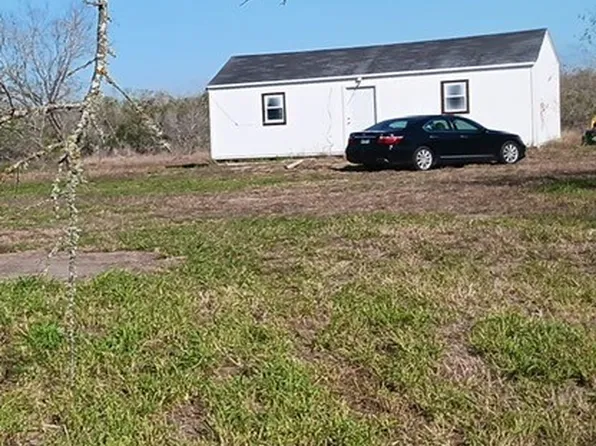 6267 County Road 523, Skidmore, TX 78389