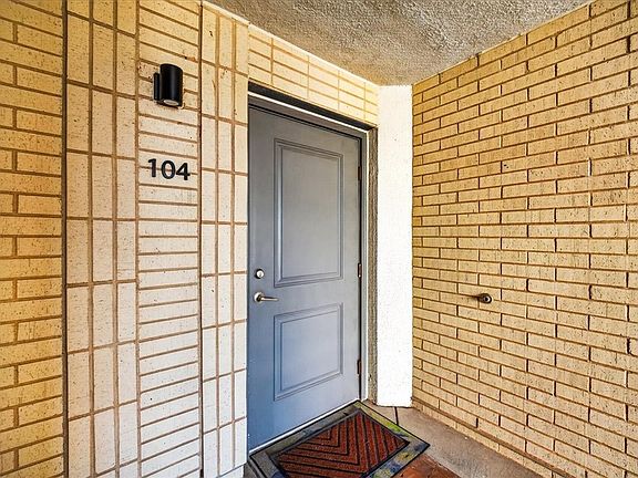 4th image of 1000 N Station St #104