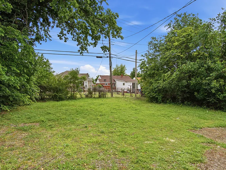2228 SW Grand Blvd — Photo 29