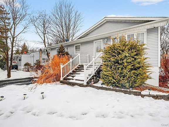3rd image of 35 Maple Lane