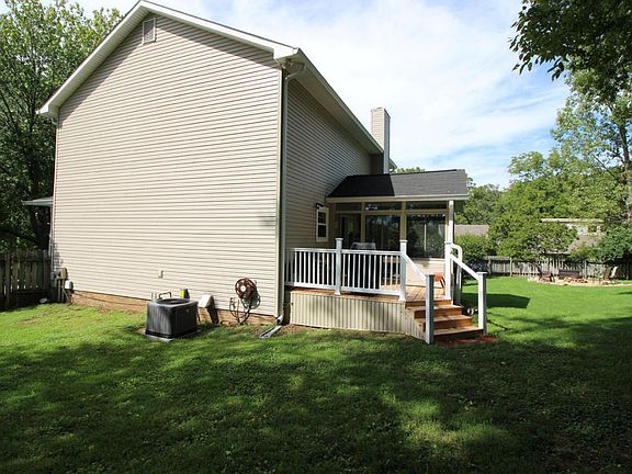 4th image of 212 Hanna Point
