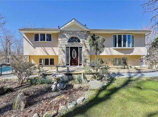 38 Baldwin Dr, Wappingers Falls, NY 12590