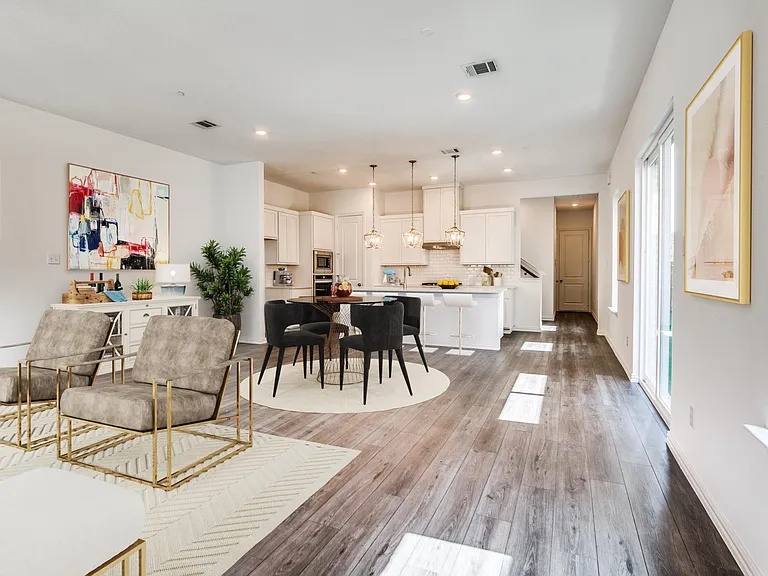 6205 Queens Path — Photo 5