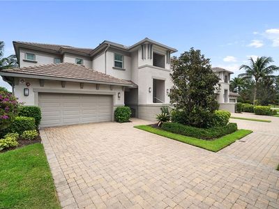 8050 Signature Club CIR #101, Naples, FL, 34113