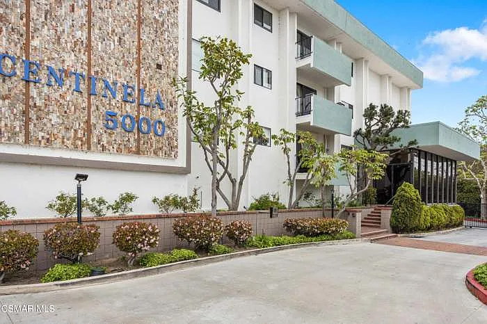 5000 S Centinela Ave — Photo 1