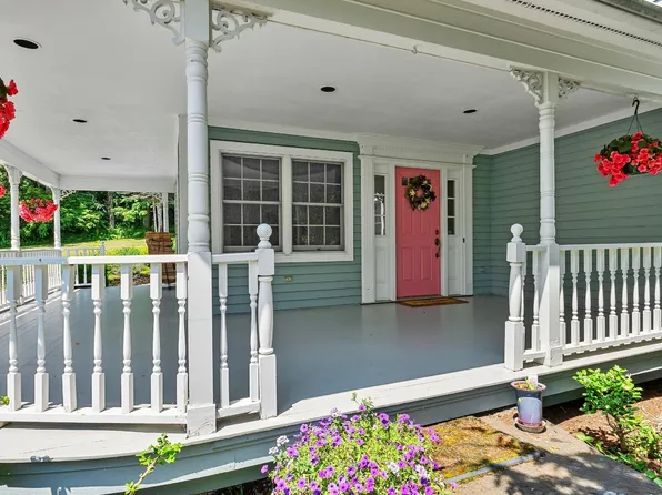 92 Baker St, Richmond, MA 01254