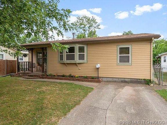 2nd image of 1007 N Sioux Ave