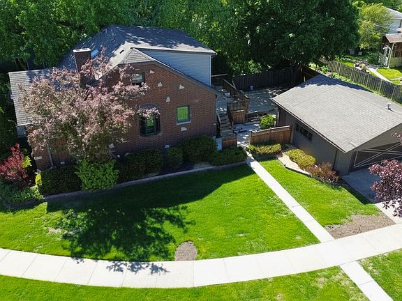 3rd image of 8502 Parkview Ave