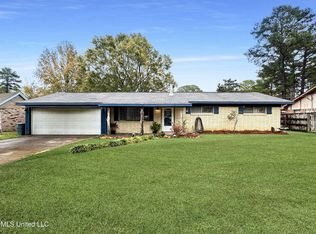 214 W Pine Dr, Pearl, MS 39208