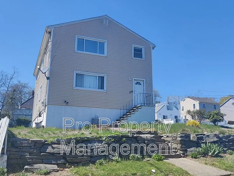 135 Hillcrest Rd #2 — Photo 14