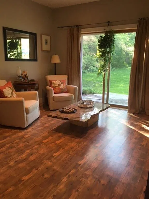 2 bed, 1.5 bath, 1000 sqft, $2,100 — Photo 4
