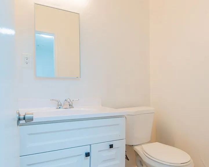 Vanowen Street Residences — Photo 15