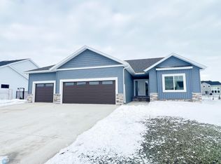 4243 Bristlecone Loop S, Fargo, ND 58104
