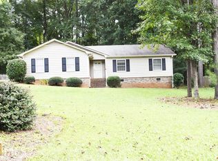 1562 Bentwood Dr, Lilburn, GA 30047
