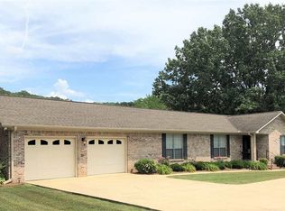 204 Country Club Dr, Gadsden, AL 35901