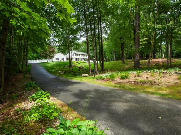 5 Morningside Drive, Granby, CT 06090