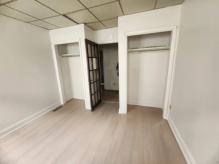 233 E King St — Photo 12