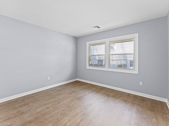 5th image of 6 Pensdale Ln