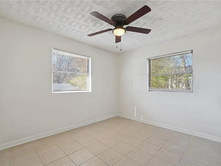 324 Brooks Ave #B — Photo 12